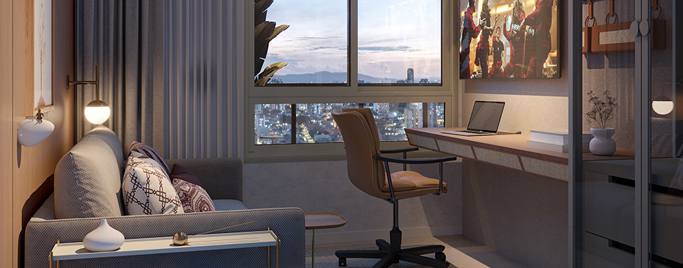  Home office elegante com mesa de vidro, estante iluminada, painéis de madeira e TV. 